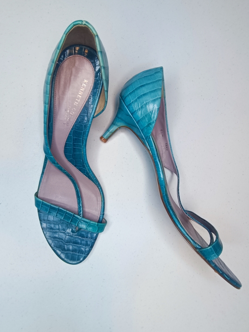 VTG Kenneth Cole NY Main Line Croc Embossed Leather Thong Kitten Heels Italy 9.5